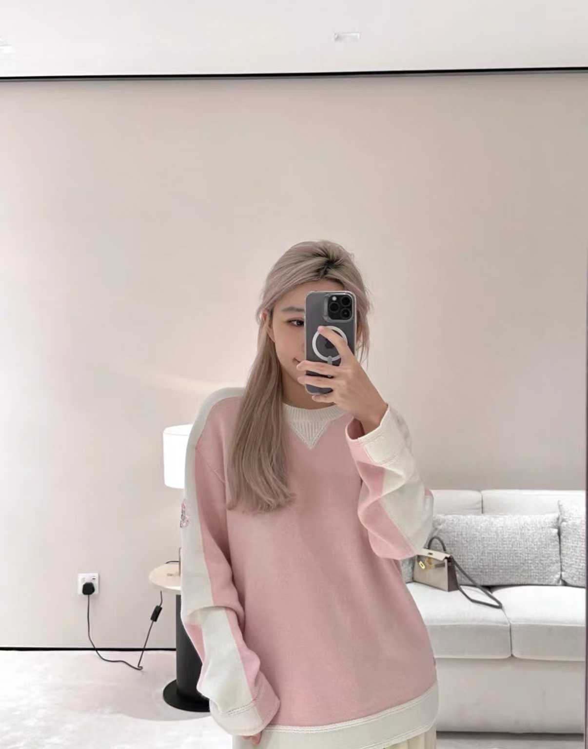 Chanel pull collection 24C