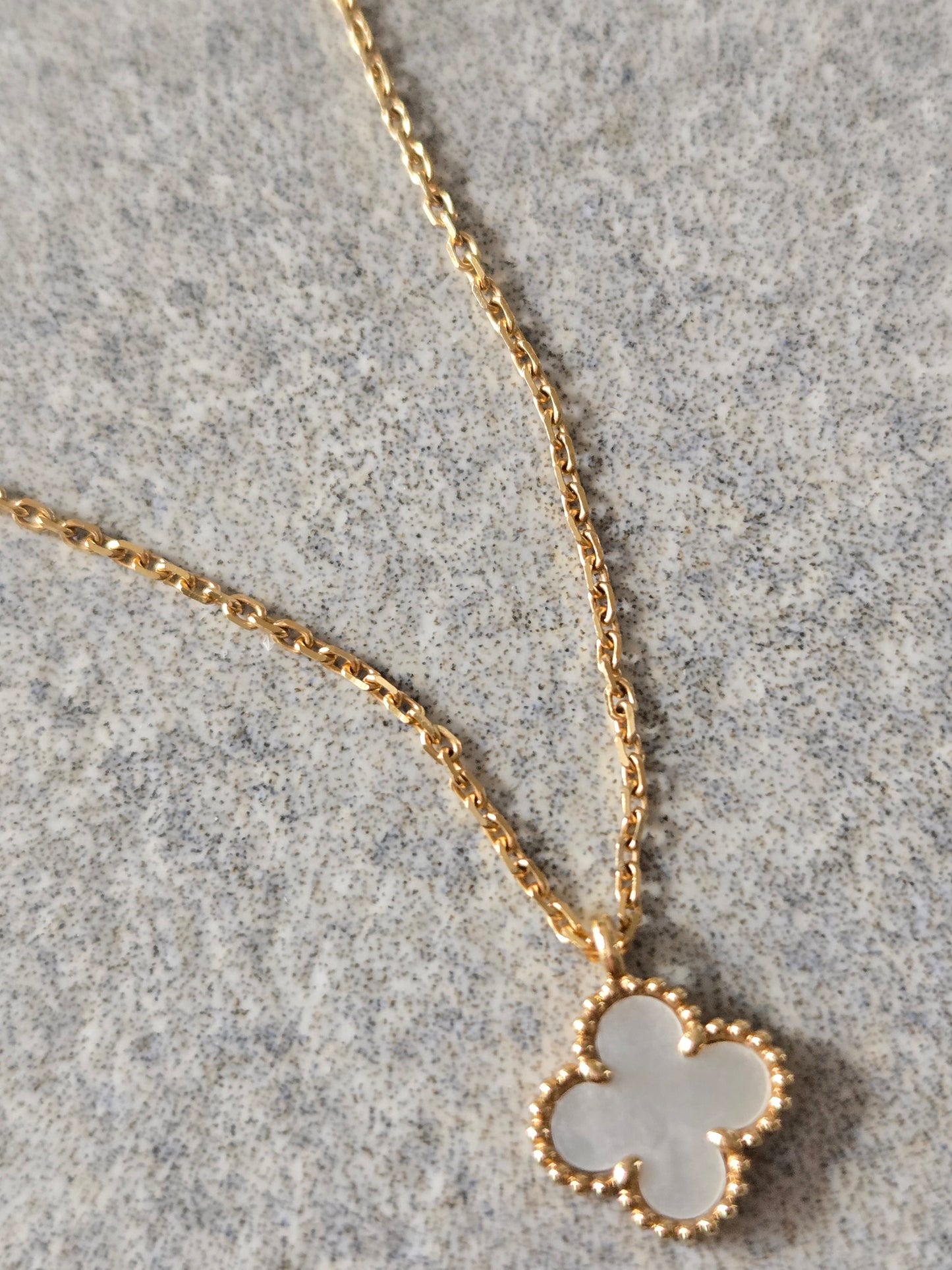 Van cleef &Arpels Sweet Alhambra collier