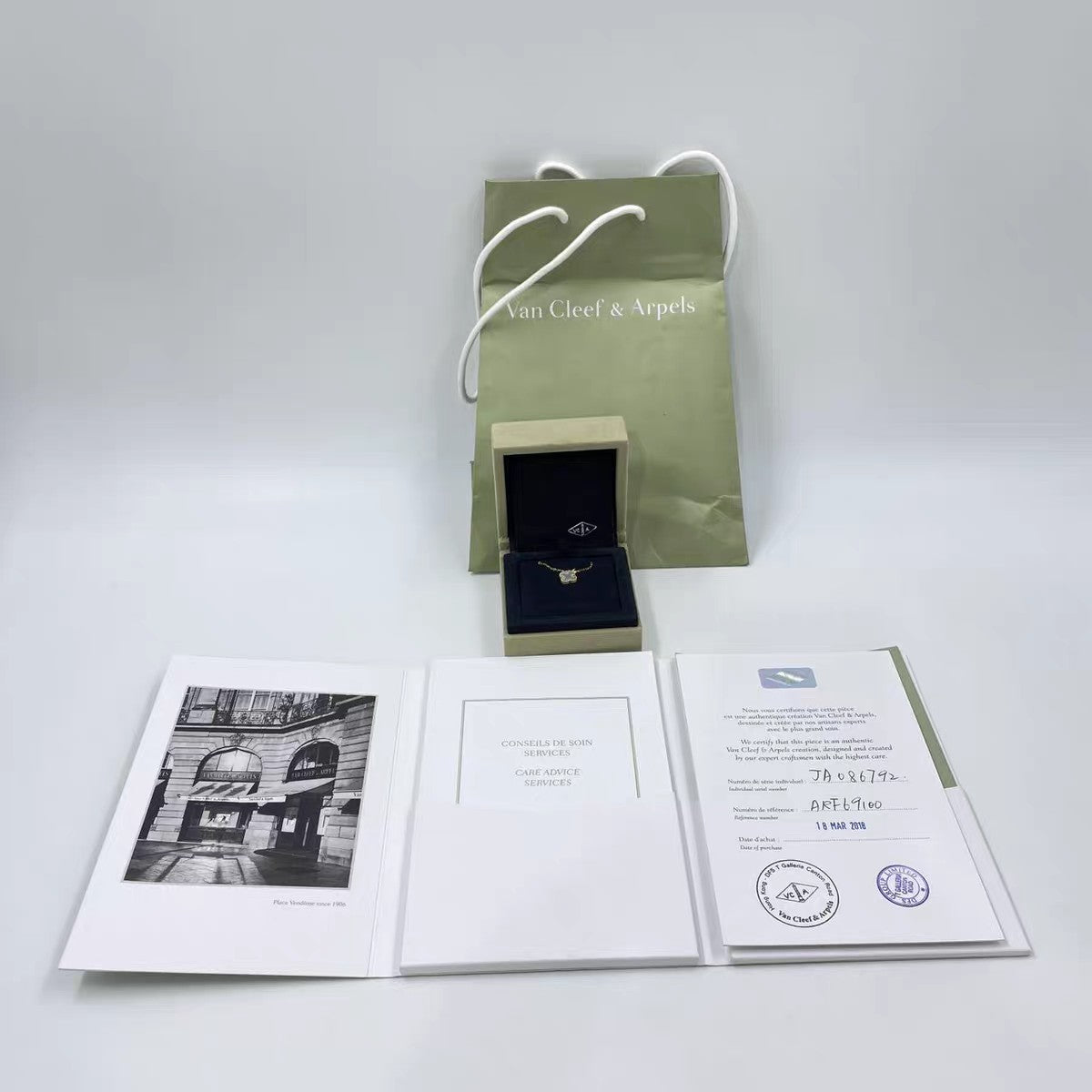 Van cleef &Arpels Sweet Alhambra collier