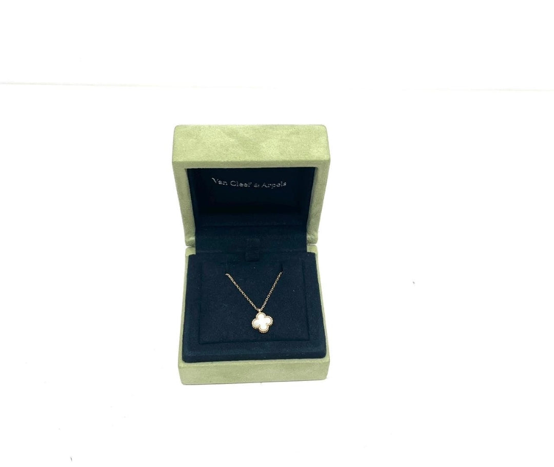 Van cleef& Arpels Sweet Alhambra collier