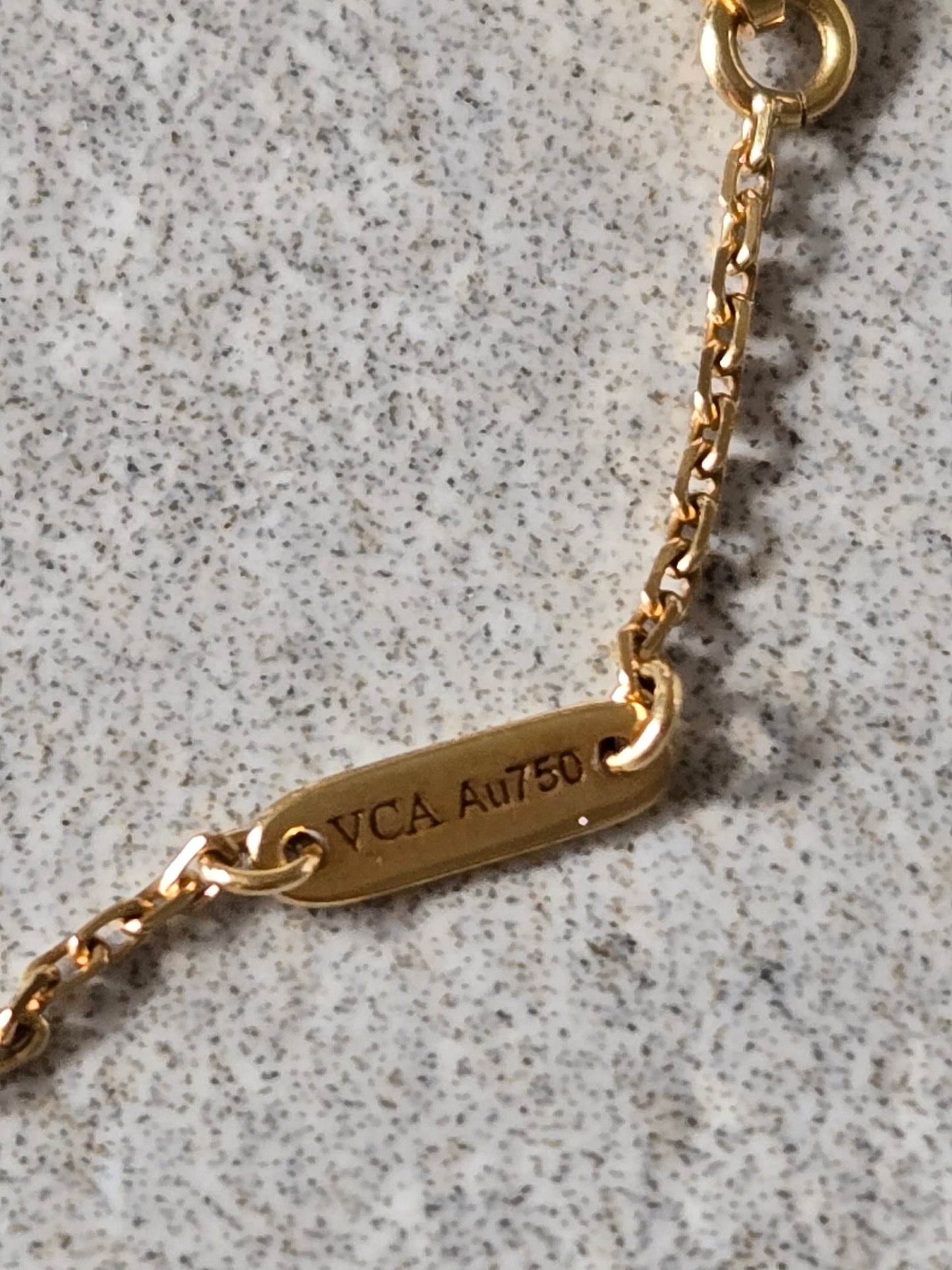 Van cleef &Arpels Sweet Alhambra collier