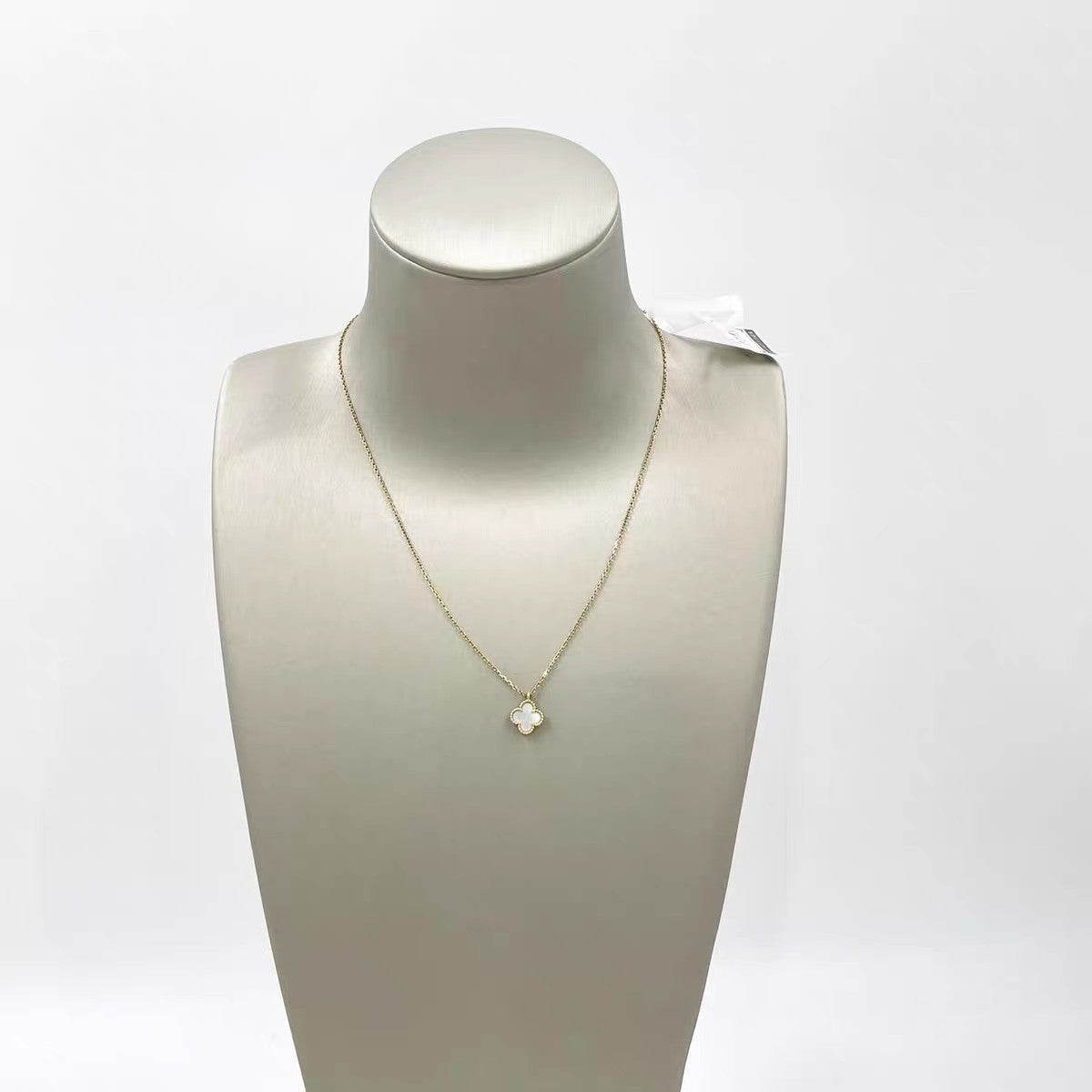 Van cleef &Arpels Sweet Alhambra collier