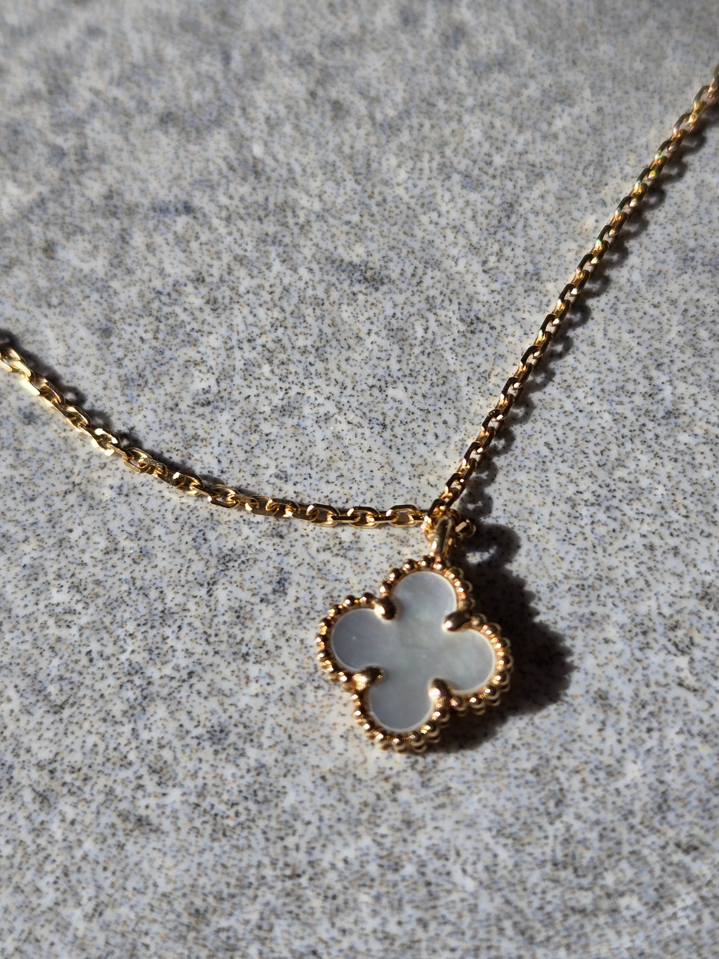 Van cleef &Arpels Sweet Alhambra collier