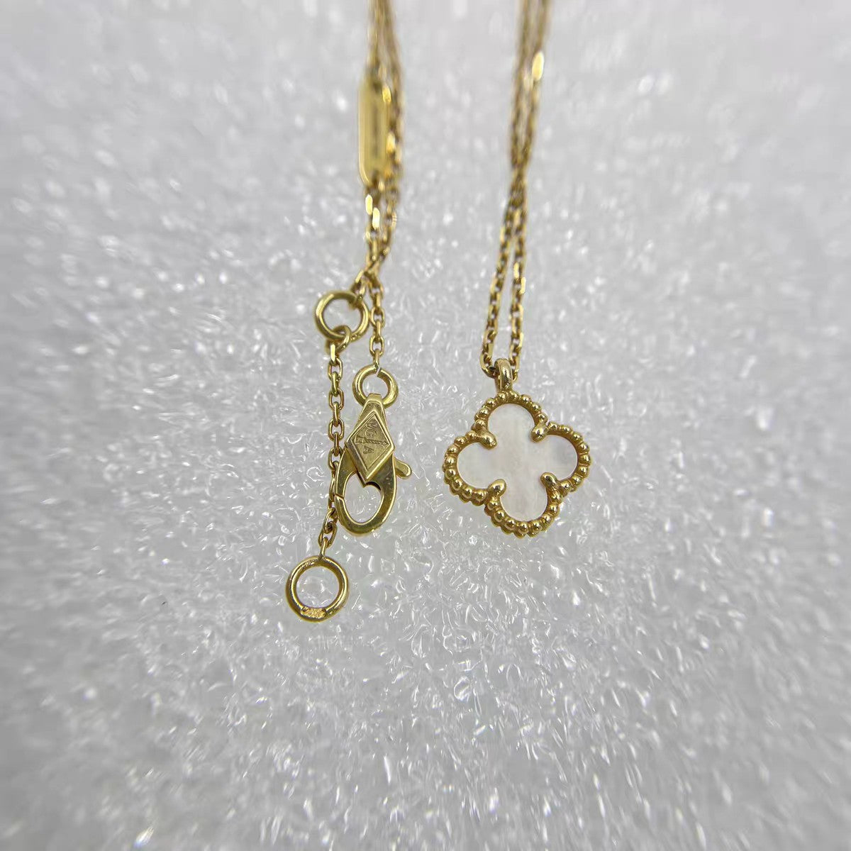 Van cleef &Arpels Sweet Alhambra collier