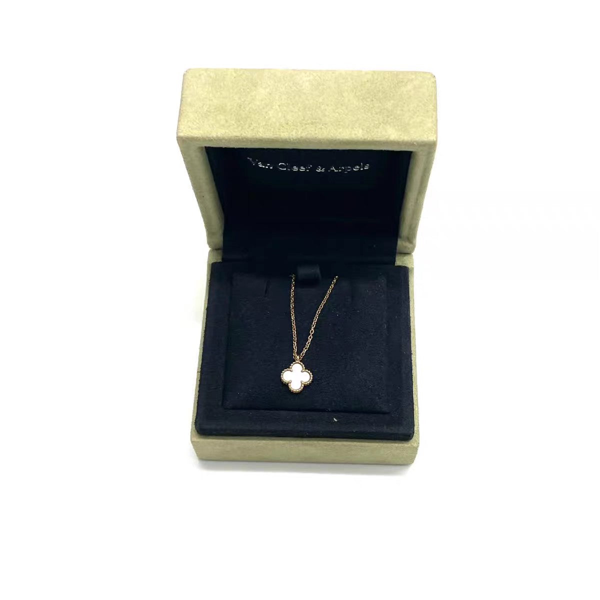 Van cleef &Arpels Sweet Alhambra collier