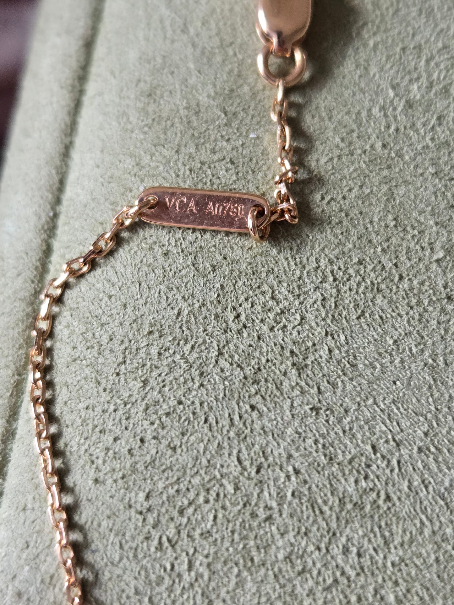 Van cleef &Arpels Sweet Alhambra collier