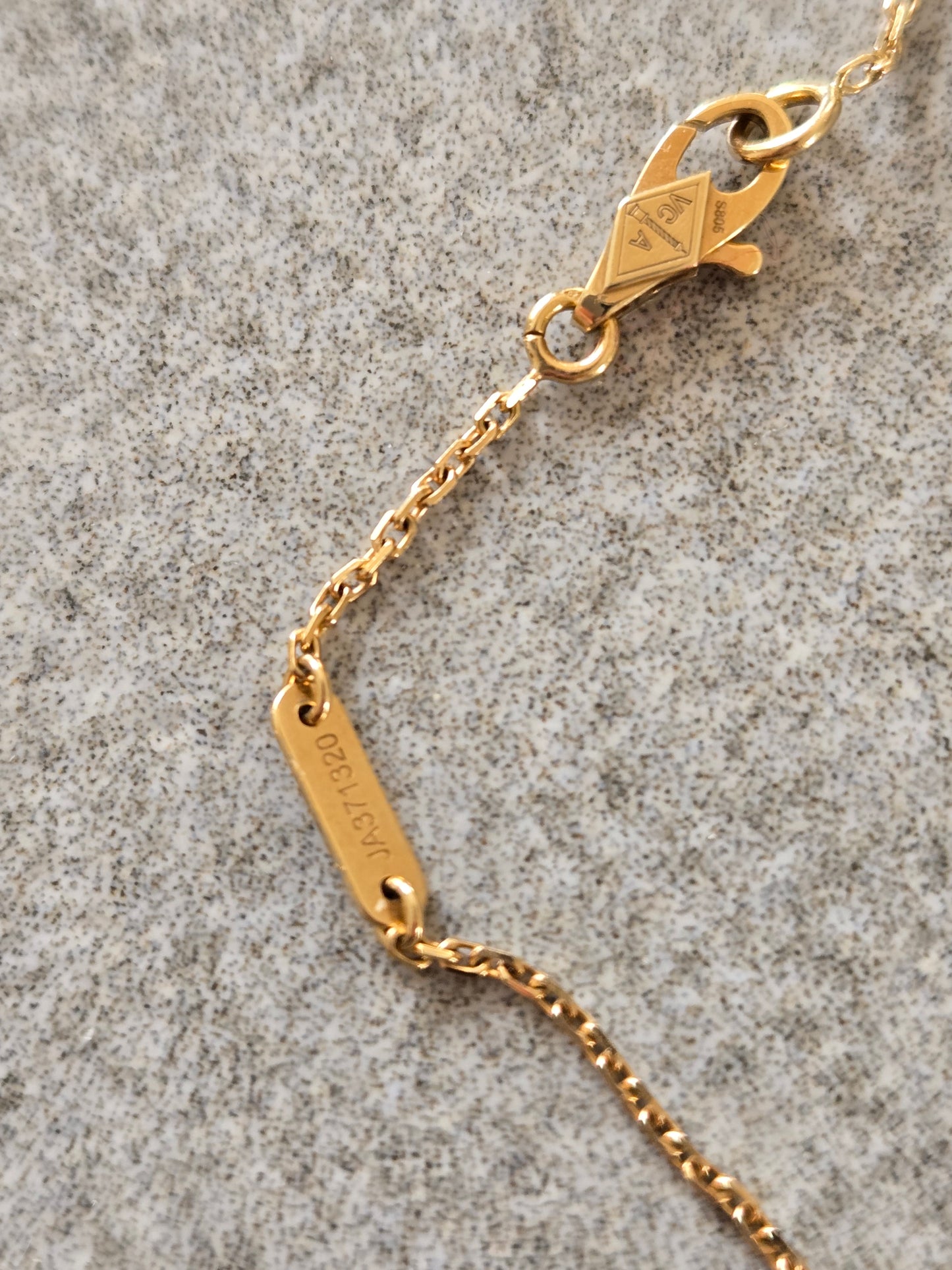 Van cleef &Arpels Sweet Alhambra collier