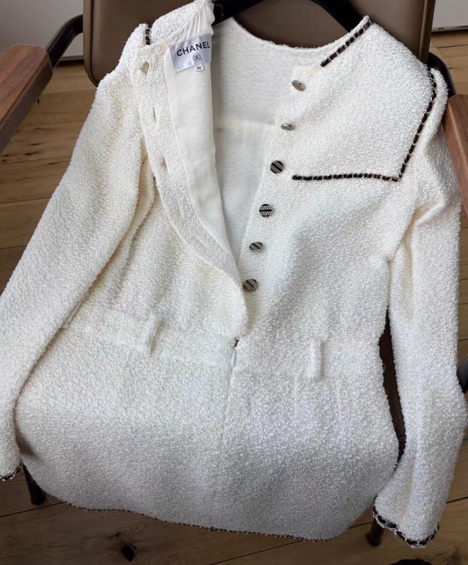 Chanel robe collection 19A