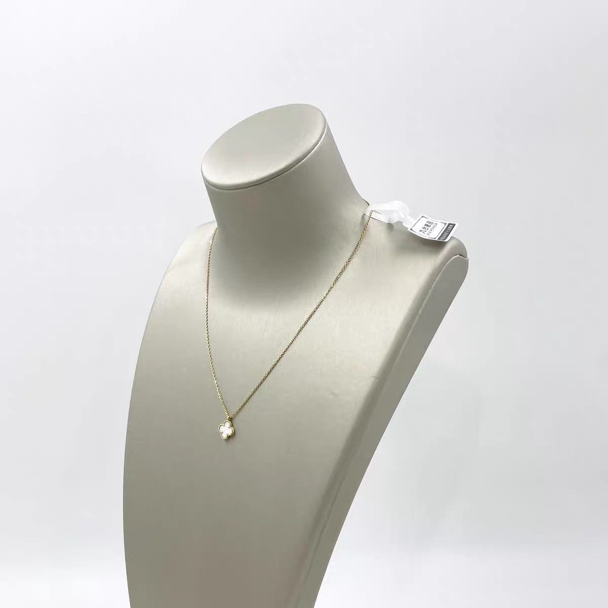 Van cleef &Arpels Sweet Alhambra collier