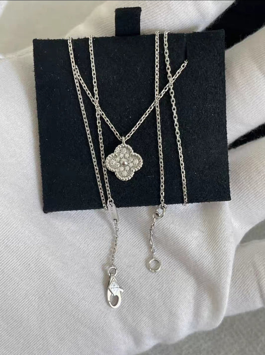 Van cleef& Arpels sweet Alhambra collier diamants